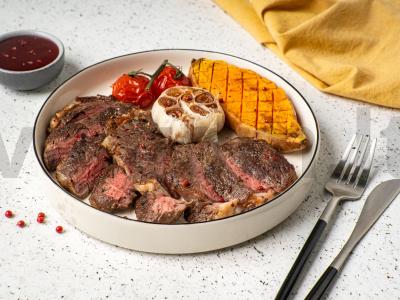 Keptas steikas pagrindine nuotrauka