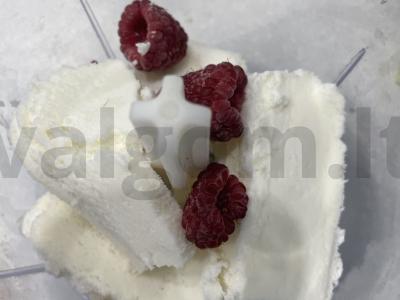 Pieno kokteilis su avietėmis ir bananų tyrė Žingsnis 2