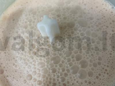 Pieno kokteilis su avietėmis ir bananų tyrė Žingsnis 5