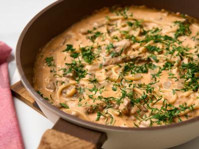 Makaronai su jautiena pomidorų-grietinėlės padaže Žingsnis 11