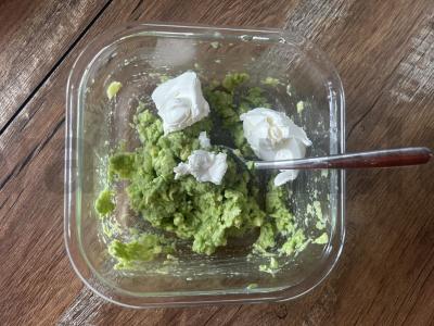 Avokadų, krevečių ir pušų riešutų užkandėlės Žingsnis 4