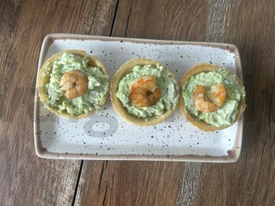 Avokadų, krevečių ir pušų riešutų užkandėlės Žingsnis 7