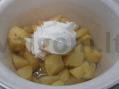 Bulvių tyrės sriuba su varškės sūriu Žingsnis 2