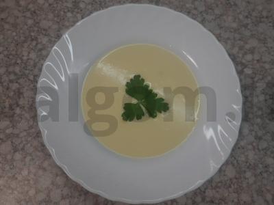 Bulvių tyrės sriuba su varškės sūriu pagrindine nuotrauka