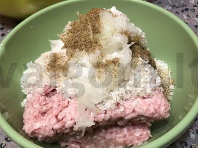 Įdarytos paprikos pomidorų sultyse Žingsnis 1