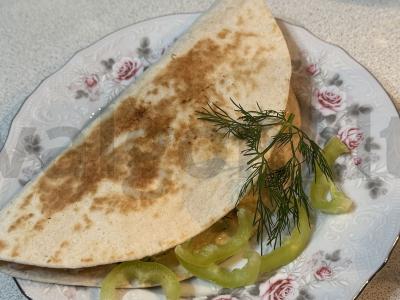 Greitas ir naudingas pusryčių patiekalas tortilijoje pagrindine nuotrauka