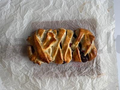 Sluoksniuota tešla su zefyrais ir avietėmis arbatai Žingsnis 4