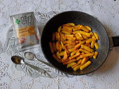 Kepta bulvė su grietinės ir majonezo padažu su žolelėmis Žingsnis 5