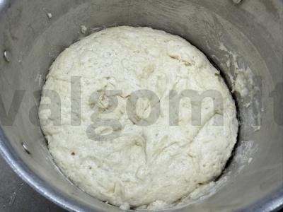 Pica su dešra ir marinuotais agurkais Žingsnis 2