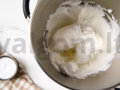 Biskvitiniai kauliukai Žingsnis 1