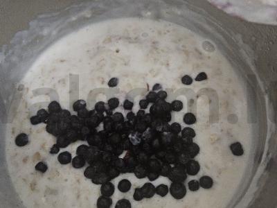 Avižinė košė su pienu ir mėlynėmis Žingsnis 3