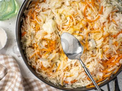 Šči su raugintomis kopūstais ir grybais Žingsnis 3