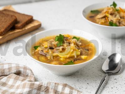 Šči su raugintomis kopūstais ir grybais pagrindine nuotrauka