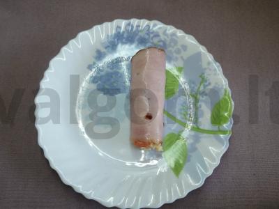 Rulėliai iš rūkytos-virtos pečių su kiaušinių įdaru Žingsnis 6