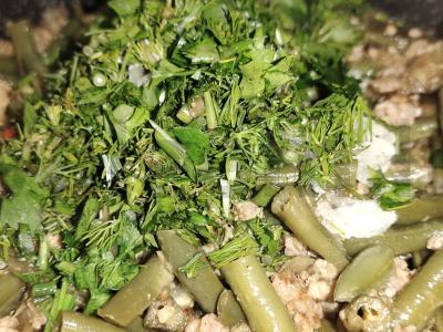 Žaliosios pupelės su faršu ir žolelėmis Žingsnis 6