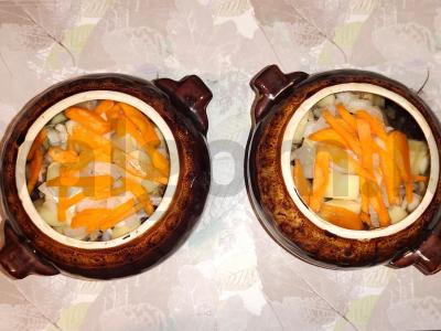 Kepimas su kiauliena puoduose Žingsnis 6