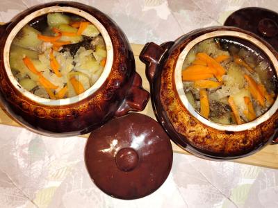 Kepimas su kiauliena puoduose pagrindine nuotrauka