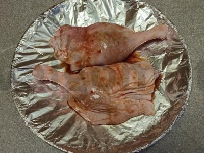 Anties šlaunelės, marinuotos aštriame sojų padaže ir keptos su obuoliu Žingsnis 3