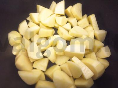 Bulvės su troškintomis raugintomis kopūstais vakarienei Žingsnis 4