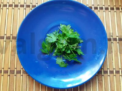 Kiaušinienė su salčichonu, pomidoru, alyvuogėmis ir česnaku Žingsnis 4