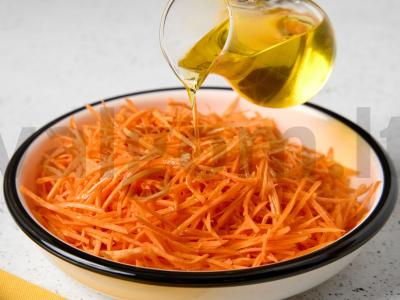 Morkų salotas su riešutais ir medumi Žingsnis 2