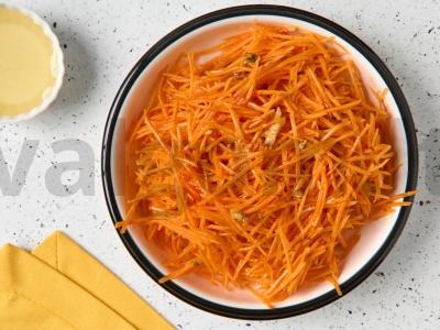 Morkų salotas su riešutais ir medumi Žingsnis 5