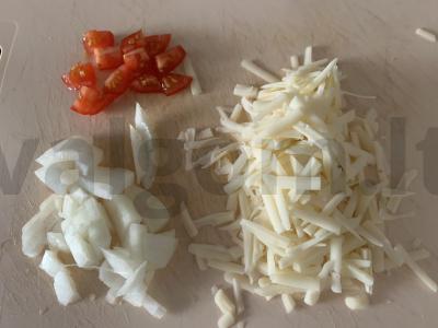 Grikių dribsnių, rikotos ir pomidorų apkepas Žingsnis 2