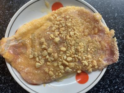 Kiaulienos šnicelis žemės riešutų dangoje Žingsnis 7