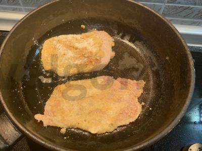 Kiaulienos šnicelis žemės riešutų dangoje Žingsnis 9