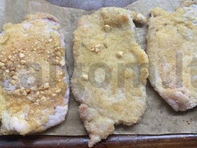 Kiaulienos šnicelis žemės riešutų dangoje Žingsnis 10