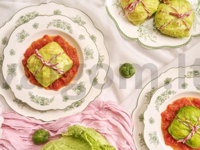 Savojaus kopūstų golubcai su varške ir šonine pagrindine nuotrauka