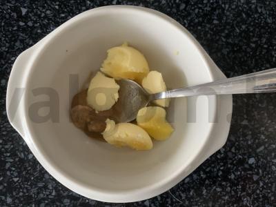 Salotas su karbonaidu ir aštriu padažu iš acidofilino Žingsnis 4