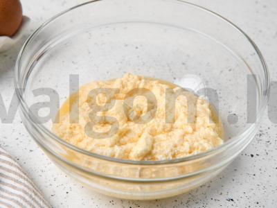 Sausainiai su juodaisiais serbentais Žingsnis 2