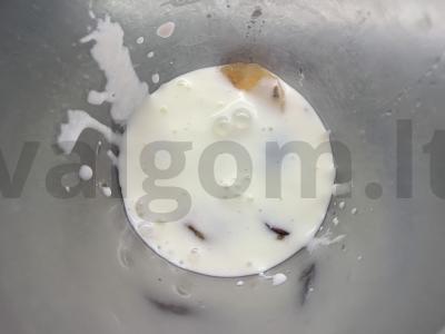 Kefyro, vyšnių, persikų, medaus ir sėklų kokteilis Žingsnis 3