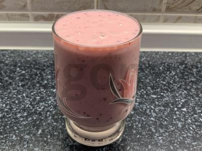 Kefyro, vyšnių, persikų, medaus ir sėklų kokteilis Žingsnis 5