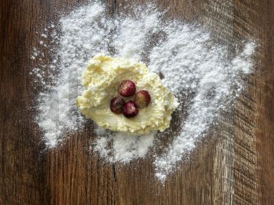 Sūrio pyragėliai iš lieso varškės su braškėmis Žingsnis 5