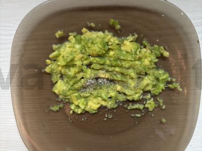 Tuno, kiaušinio ir avokado užtepas Žingsnis 4