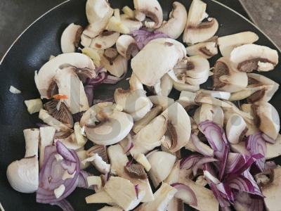 Sultingi vištienos kišenės su grybais ir sūriu Žingsnis 4