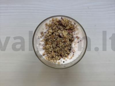 Braškių-bananų pieno kokteilis su granola Žingsnis 7