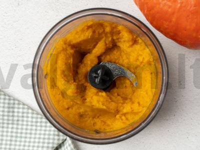 Moliūgų ritinys Žingsnis 2