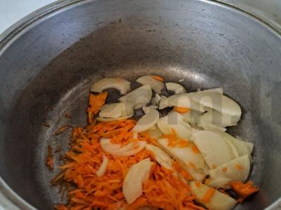 Troškinta kopūstai su rūkytomis vištienos Žingsnis 3