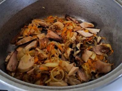 Troškinta kopūstai su rūkytomis vištienos Žingsnis 5