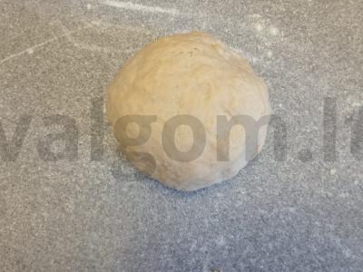 Čeburekai su voveraitėmis, sūriu ir pomidoru Žingsnis 2