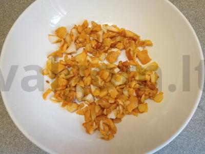 Čeburekai su voveraitėmis, sūriu ir pomidoru Žingsnis 4