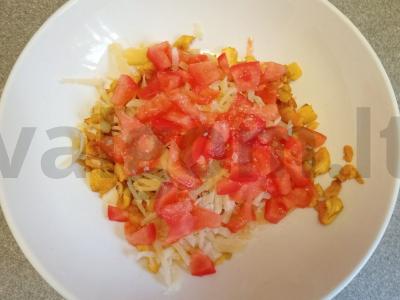 Čeburekai su voveraitėmis, sūriu ir pomidoru Žingsnis 6