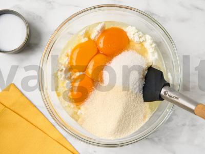 Varškės apkepas su muslių trupiniais Žingsnis 1