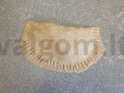 Čeburekai su voveraitėmis, sūriu ir pomidoru Žingsnis 9