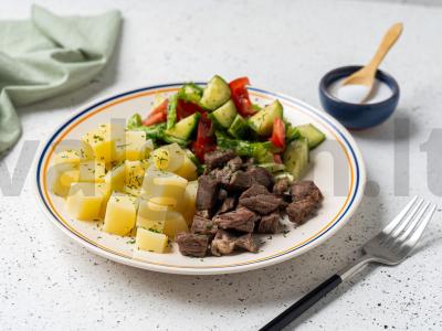 Troškinta jautiena su bulvėmis pagrindine nuotrauka