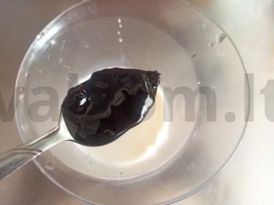 Greitas pieno kokteilis su uogiene ir cinamonu Žingsnis 1