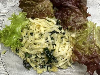 Orzo makaronai su špinatais pagrindine nuotrauka